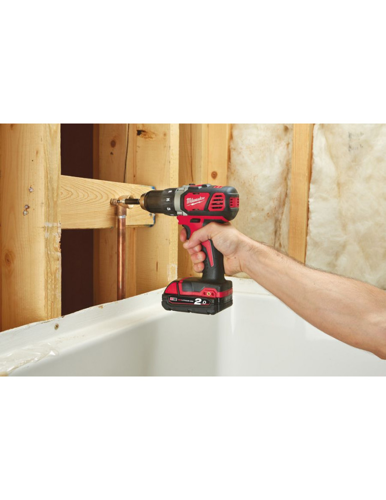 Аккумуляторная дрель-шуруповерт Milwaukee M18 BDD-202С Li-Ion2Ач 4933443555