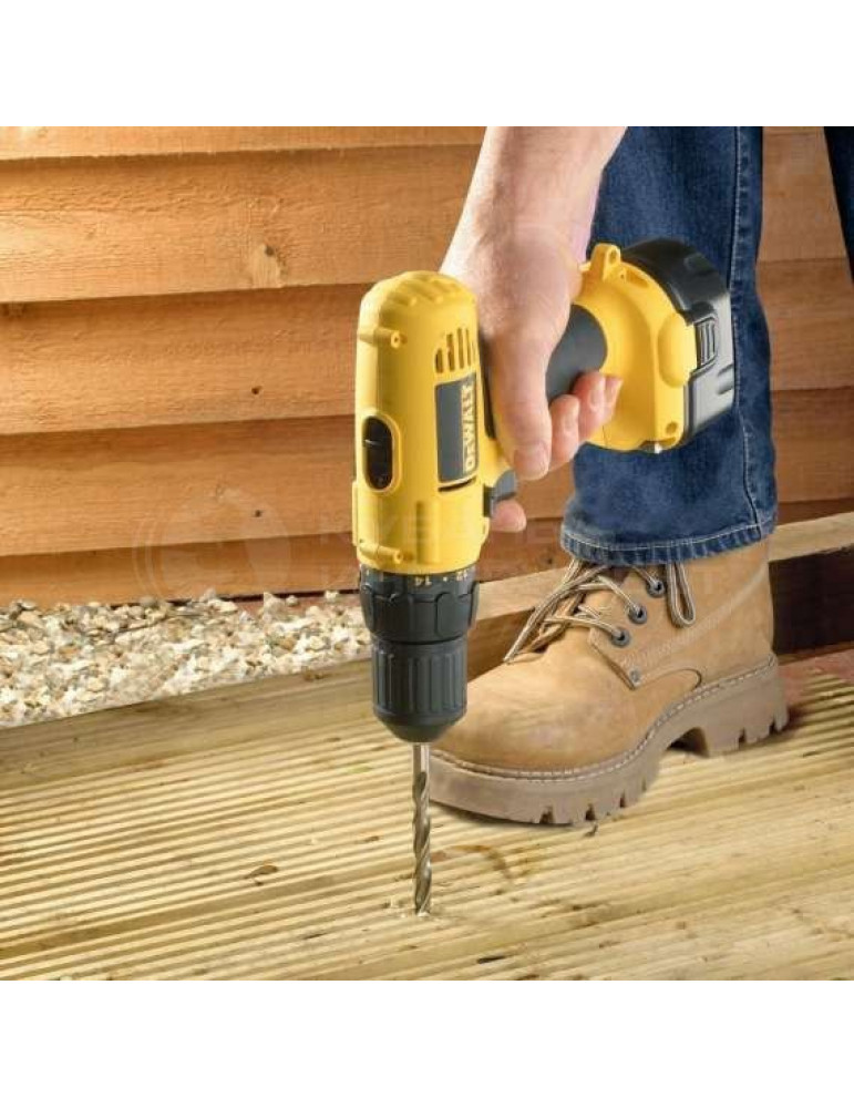 Аккумуляторная дрель DeWalt DC 740 KB