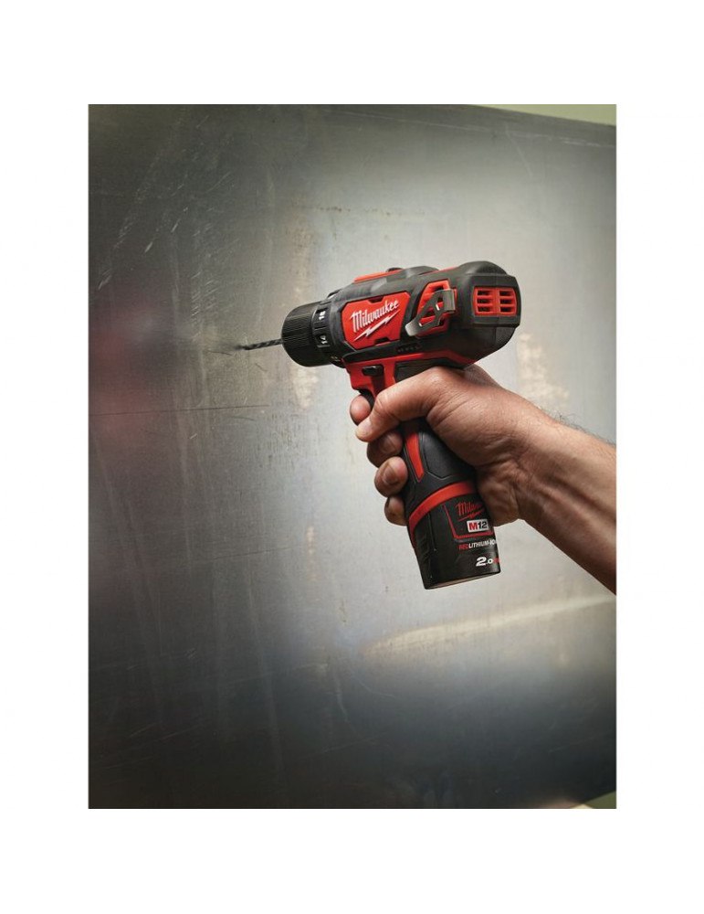 Аккумуляторная дрель-шуруповерт Milwaukee M12 BDD-0 4933441930
