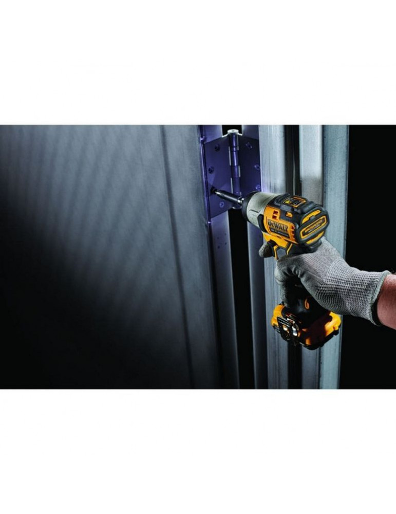 Аккумуляторный шуруповерт DeWalt DCF 801 D2