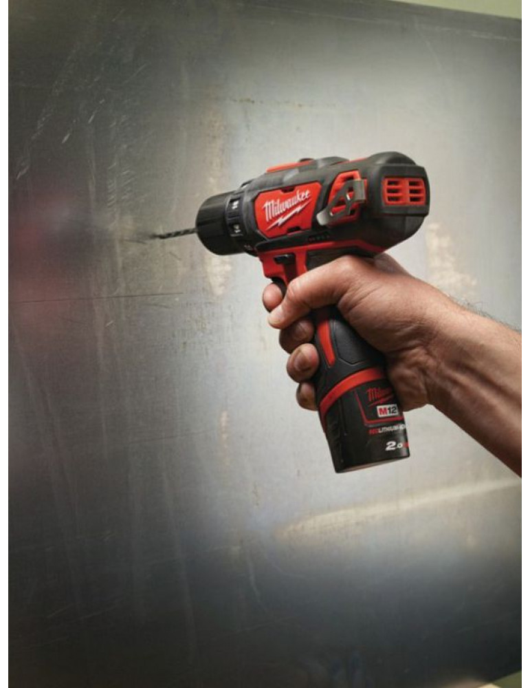 Аккумуляторная дрель-шуруповерт Milwaukee M12 BDD-202C Li-Ion2Ач 4933441915