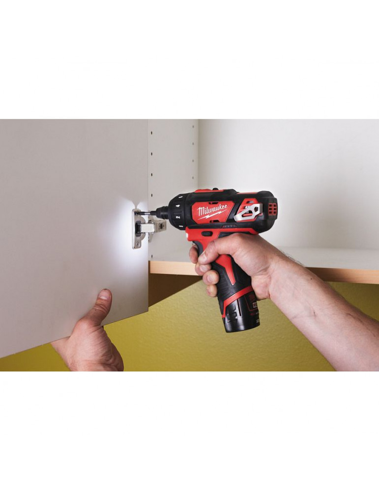 Аккумуляторная дрель-шуруповерт Milwaukee M12 BD-0 4933441910