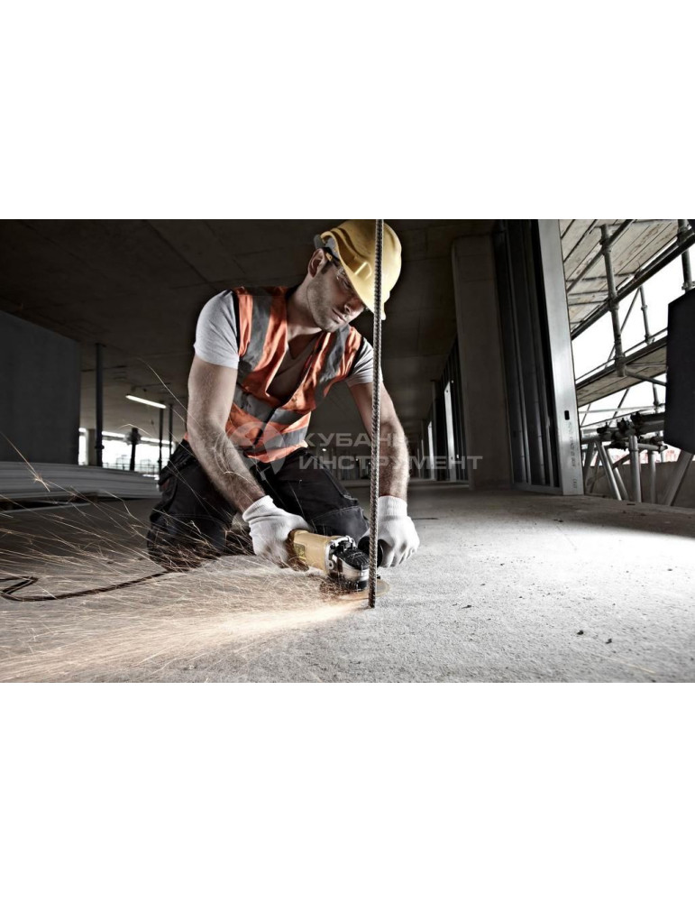 Угловая шлифовальная машина DeWalt DWE 4151