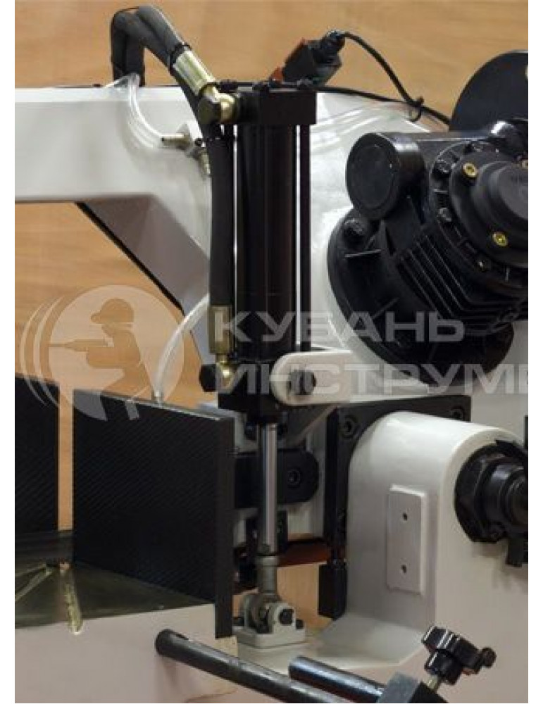 Аккумуляторная циркулярная пила Milwaukee M18 CCS66-0X Fuel (кейс HD Box) 4933459395