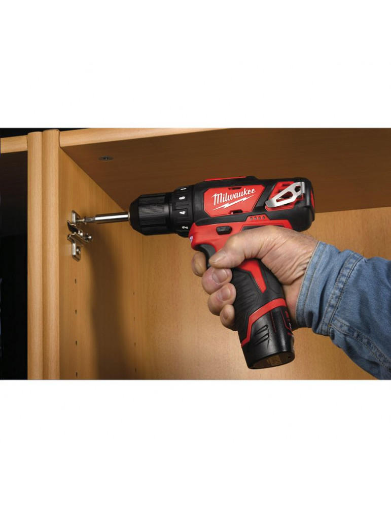 Аккумуляторная дрель-шуруповерт Milwaukee M12 BDD-0 4933441930
