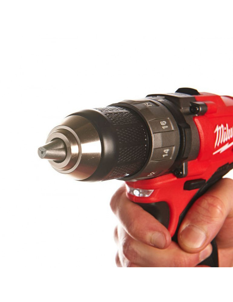 Аккумуляторная дрель-шуруповерт Milwaukee M12 CDD-202С Fuel Li-Ion2Aч 4933440390